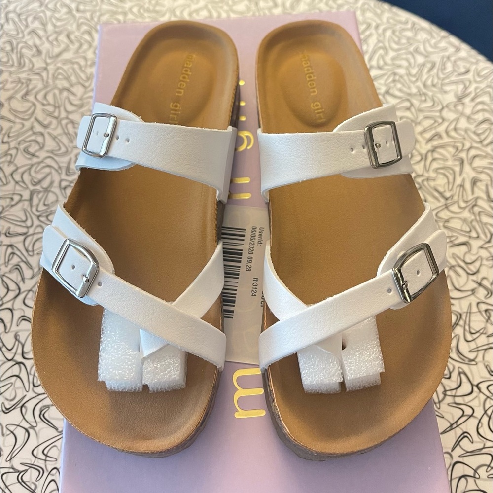 Madden Girls  sandals white size 1.0